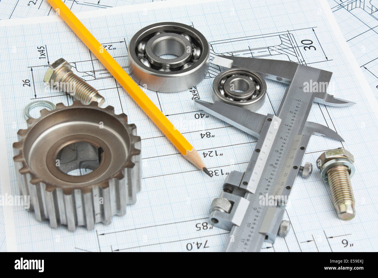 technical-drawing-and-tools-E59EKJ